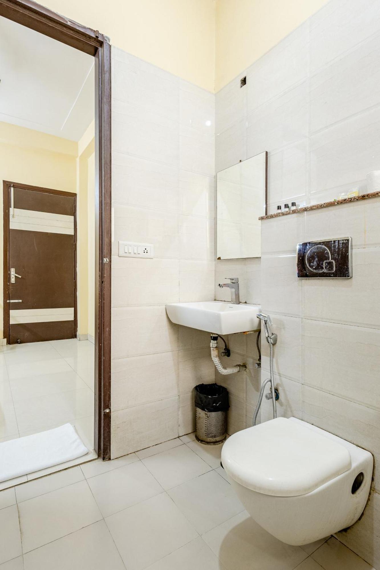 Lime Tree Studio Near Fortis Gurgaon Extérieur photo